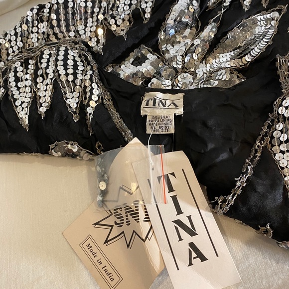 Vintage Butterfly Sequin Detailed top - Picture 4 of 9